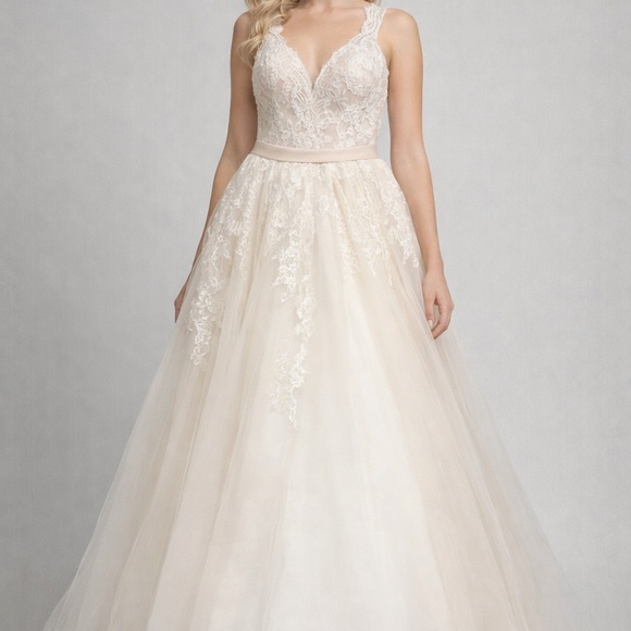 Dresses & Skirts - Beautiful Designer Lace Tulle Wedding Dress Sz 8/10 Corset Feminine Romantic